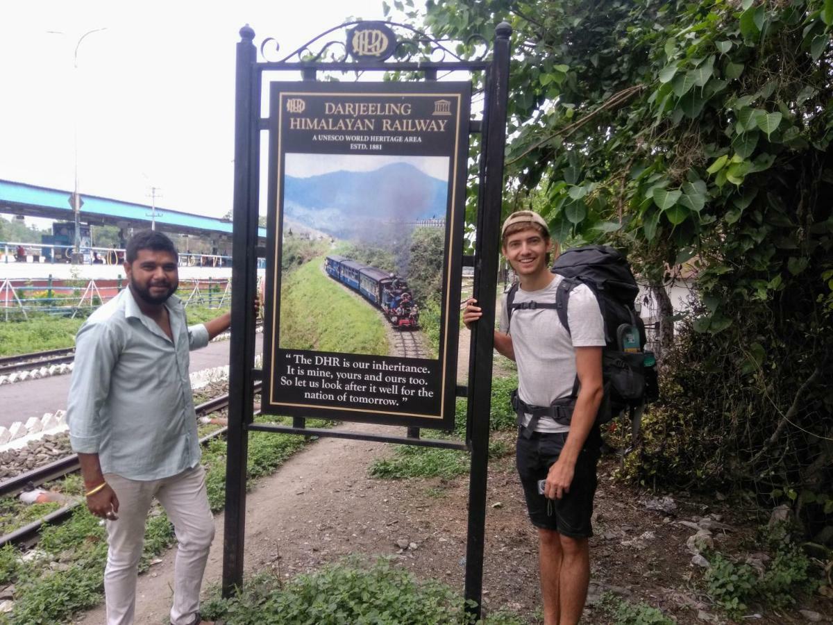 Atathi Niwas Guest House For Backpackers And Travellers Siliguri Ngoại thất bức ảnh