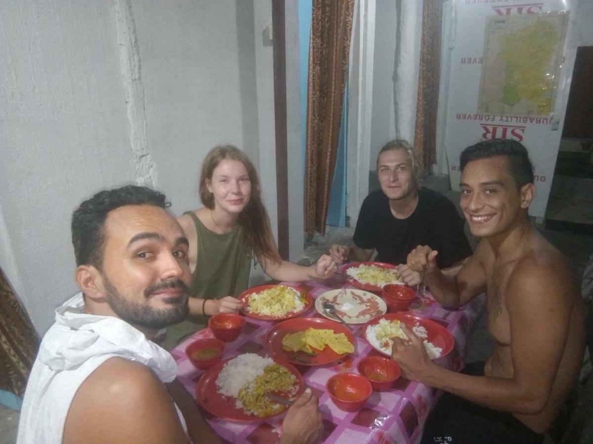 Atathi Niwas Guest House For Backpackers And Travellers Siliguri Ngoại thất bức ảnh